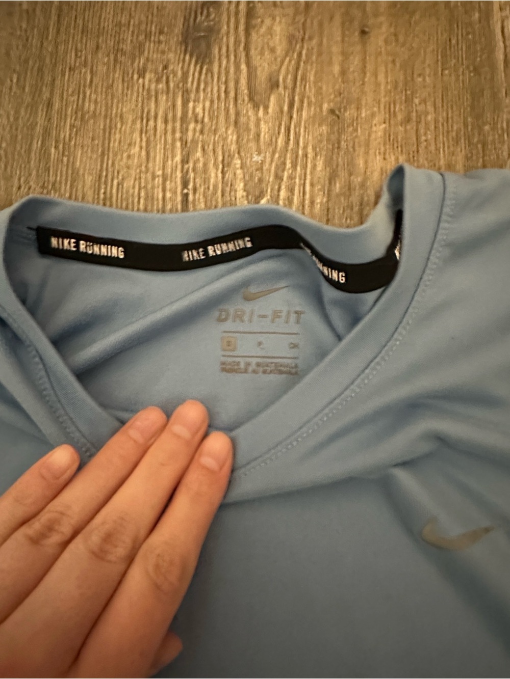 5/$25 Nike long sleeve - Picture 2 of 4